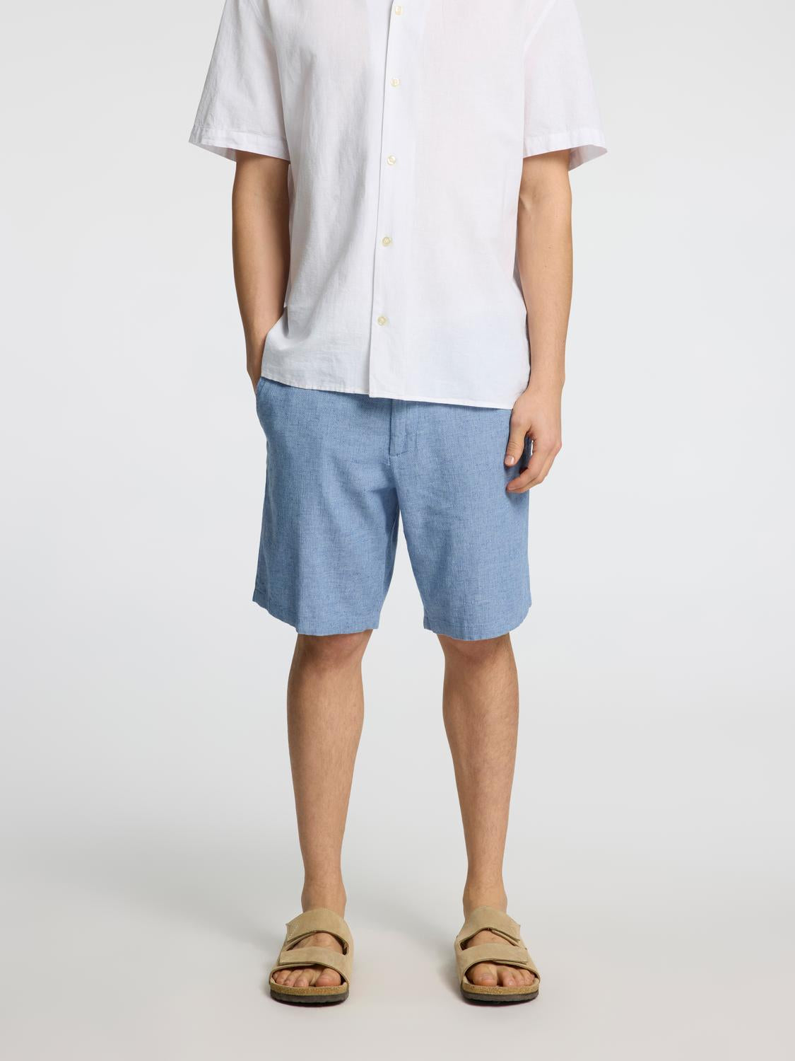 model_shot-front
